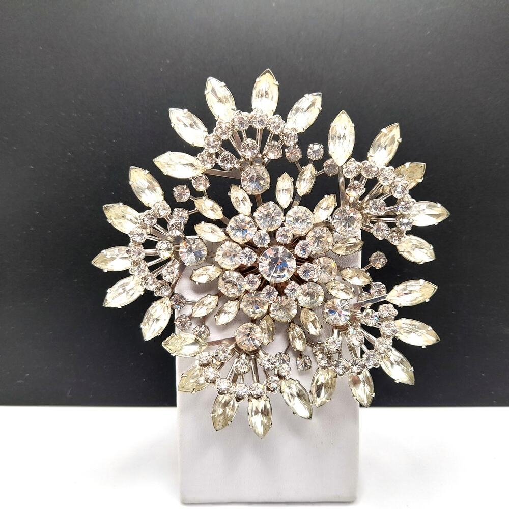 Vintage 1950s Riveted Rhinestone Flower Brooch Large 4 Inch Pin - Picture 6 of 6